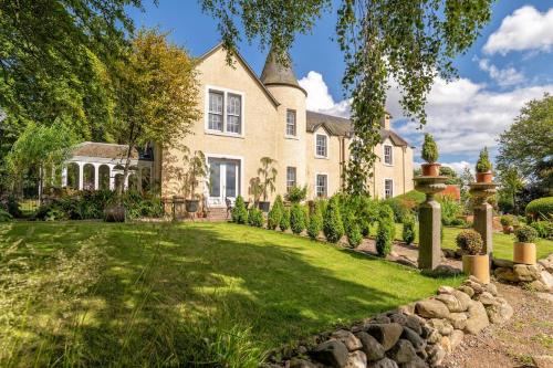 Luxury 5-Bed Country Retreat in the Angus Glens