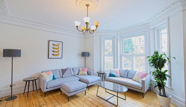 Luxury 5-Bed Family Home | Private 2-Car Parking