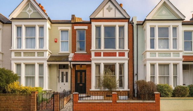 Luxury 5-Bed Home near Earl’s Court