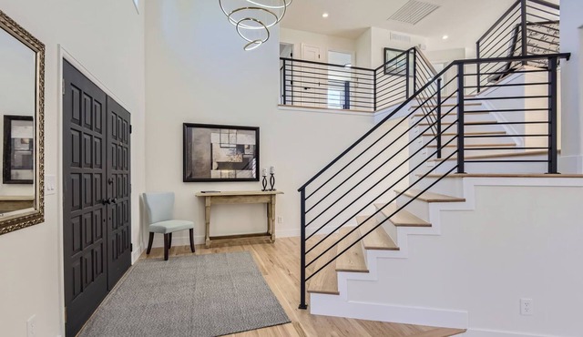 Luxury 5-bedroom House with numerous Outdoor Spaces & Private Office