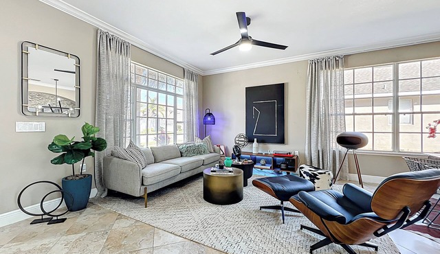 Luxury 5-bedroom, 3.5 Bathroom House with Private Pool, Patio & Gated Community!