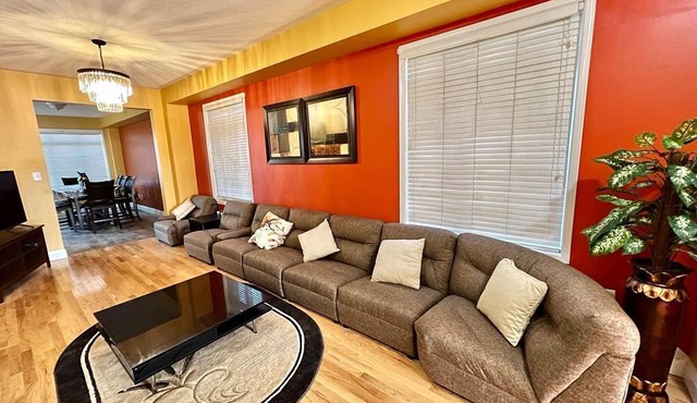 Luxury 5 Bedroom 6 Bed Home with Basement