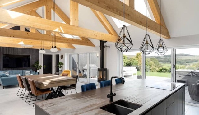 Luxury 5 bedroom bungalow near Porthleven