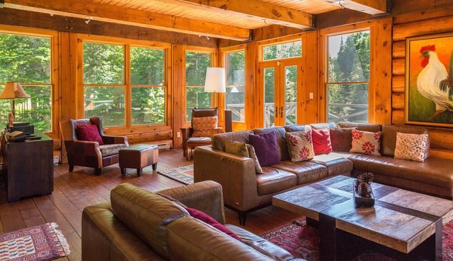 Luxury 5 bedroom Cote Nord Log Cabin