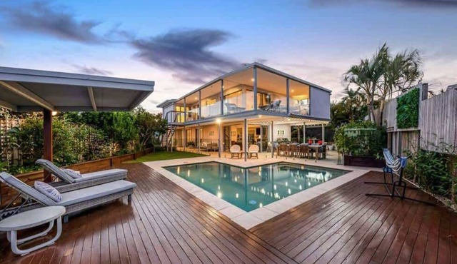 Luxury 5-Bedroom Canal-Front Retreat in Mooloolaba