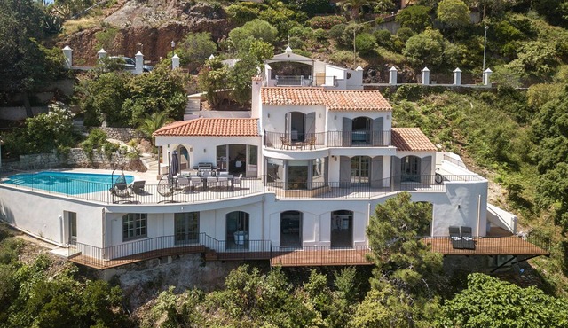 Luxury 5 Bedroom Villa with Panoramic views of Cannes and Theoule-Sur-Mer