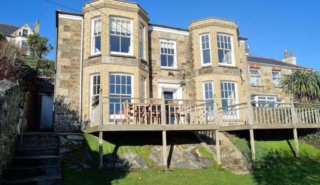 Luxury, 5 bedroom house in Perranporth
