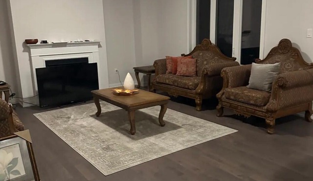Luxury 5 bedroom home in Simcoe