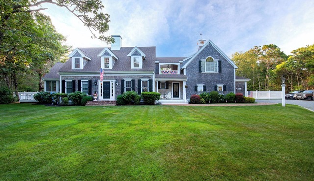 Luxury 5 Bedroom Katama Estate With Pool/Hot Tub