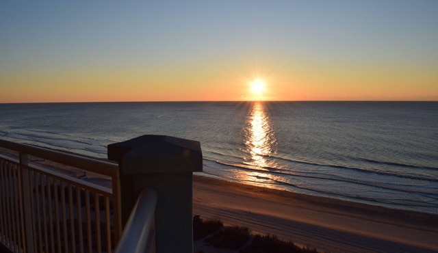 Luxury 5 Bedroom Oceanfront Condo With Spectacular Views, Jacuzzi, 3 Pools