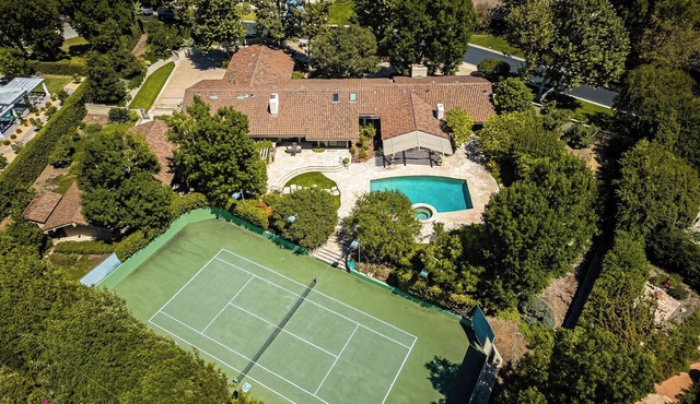 Luxury 5-bedroom OC estate with US Open surface tennis court near Disneyland