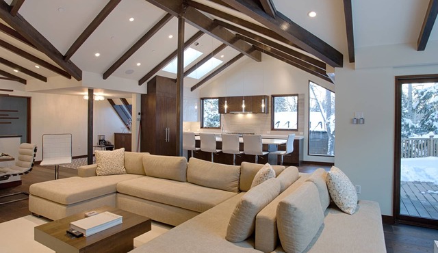 Luxury 5+ bedroom townhome