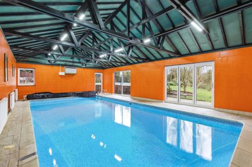 Luxury 5 Bedroom with Pool & Games Room