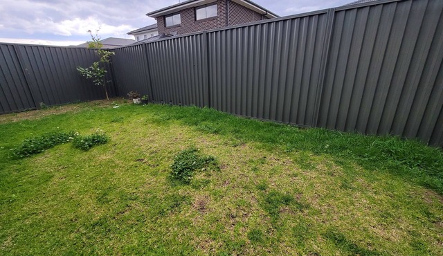 Luxury 5 Bedrooms Schofields Home- 5-10mins to Station and shops,Cafes