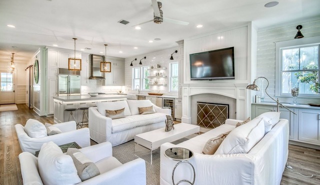 Luxury 5 BR WaterColor Home! New 6 Seater Golf Cart, Bikes, Beach Club Access. Steps to Frog Pool!