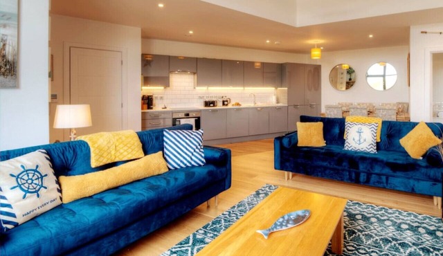 Luxury 5* Marina Apartment