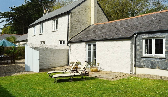 Luxury 5-star cottage near the Cornish coast on the Bonython Estate, Lizard Peninsula