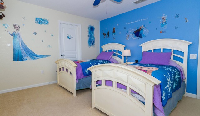 Luxury 5 Star Vacation Villa - Frozen Themed Room