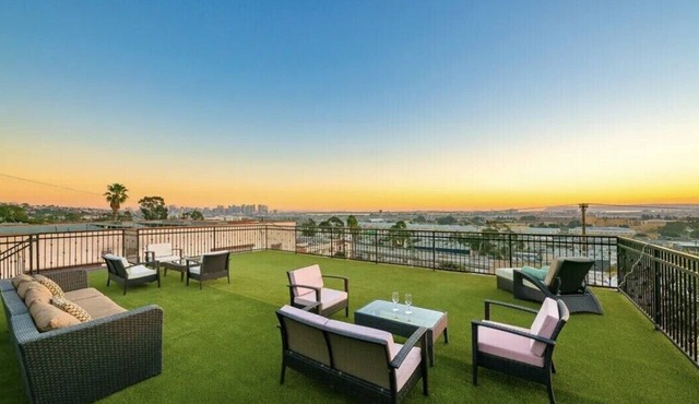 Luxury 5BD/4BA Mission Hills/Stunning Rooftop + Skyline Views