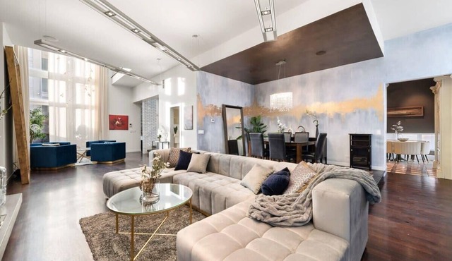 Luxury 5BD Home: Sauna, Hot Tub, Rooftop, Game Rm