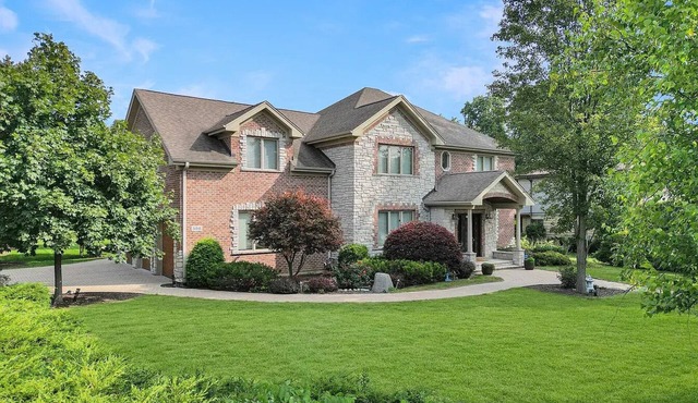 Luxury 5BR/4.5BA 5400 Sq Ft w/Huge Yard+ Prime Suburb+ Game room +Chef's Kitchen
