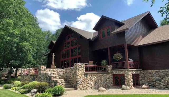 Luxury 5BR 4.5BA Long Lake, Waterfront Home