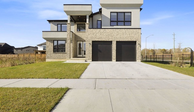 Luxury 5BR· Chef's Kitchen · Sleeps 10 · Premier Host