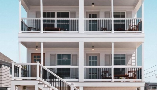 Luxury 5BR Custom Home One Block From The Water