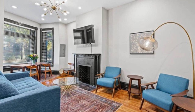 Luxury 5BR DC Townhome + Private Outdoor Patio