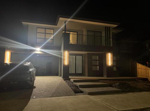 Luxury 5BR Estate - All Ensuites