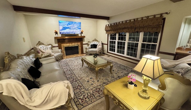 Luxury 5BR Estate: Media Room & Golf - Sleeps 14