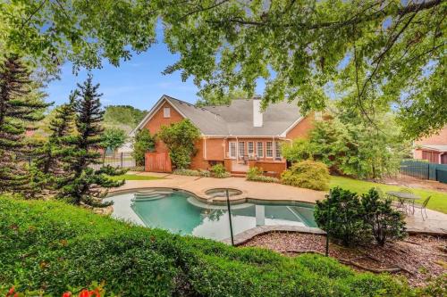 Luxury 5BR Estate, Sleeps 12, Dream Pool