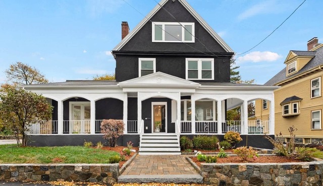 Luxury 5BR Home Steps to Medford Square