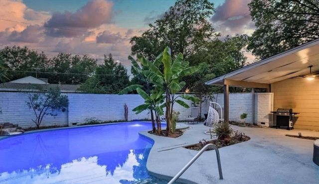Luxury 5BR Home w/Pool, Cinema & Game Room