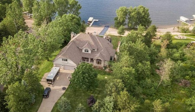 LUXURY 5BR LAKE HOUSE MINUTES FROM SAND VALLEY GOLF COURSE AND LAKE PETENWELL