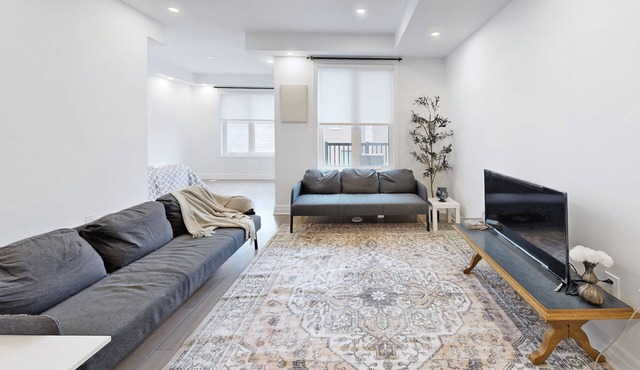 Luxury 5BR Oakville Home for Family Getaways