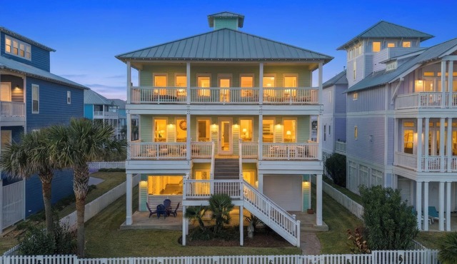 Luxury 5BR on 2nd Row | Stunning Water Views