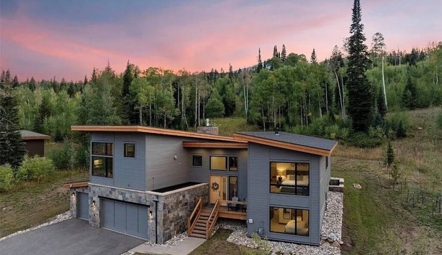 Luxury 5BR on Nat'l Forest: Private Lake, Pool & Hot Tub, Ski Keystone & Breck