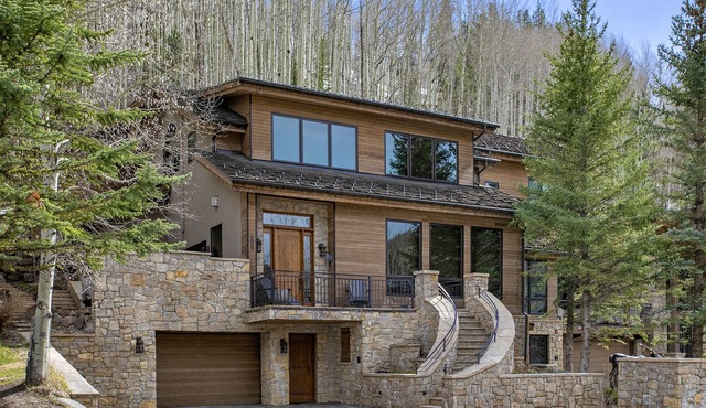 Luxury 5BR Vail Home | 5 minute walk to Born Free + Hot Tub + Fire Pit