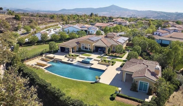 Luxury 5BR Villa, private pool & Spa, BBQ, equipped Casita in gated community