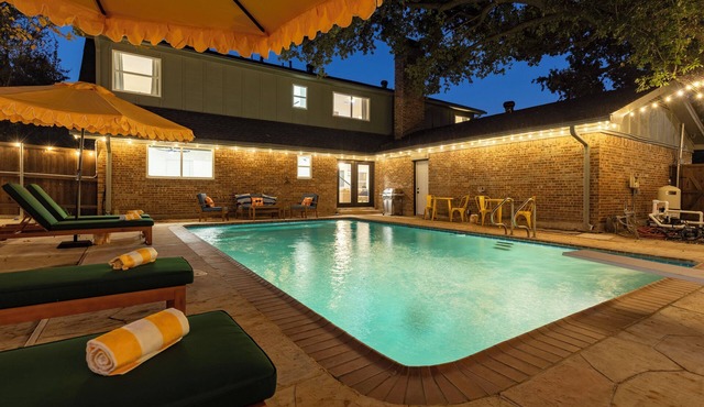 Luxury 5BR w/Pool & Hot Tub, Minutes from DFW