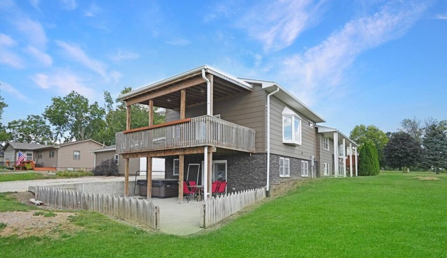 Luxury 5BR w/Pool & Hot Tub near Theme/Water Park