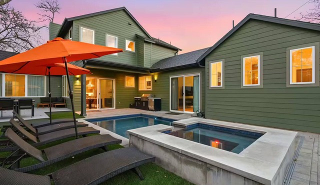 Luxury 5BR w/Pool & Spa Near SoCo & Downtown