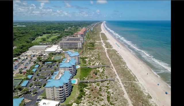 Luxury 5th Floor Oceanfront Condo next to Ritz Carlton!