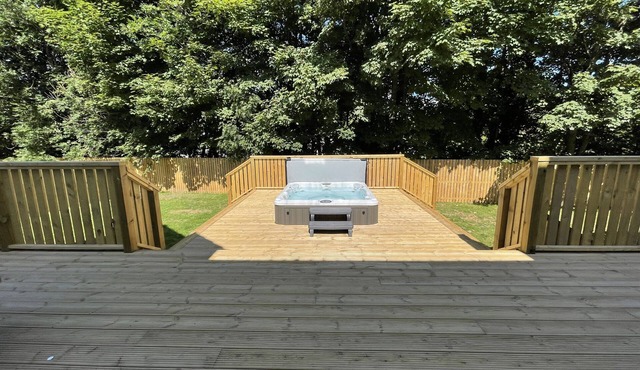 Luxury 6 bed home with hot tub