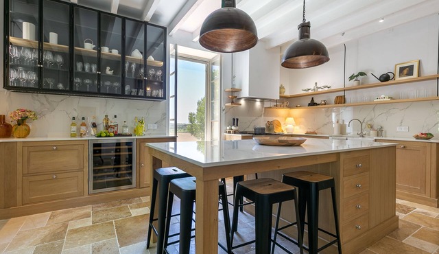 Luxury 6 bedroom (6 ensuite bath) villa in South West France - pool, A/C