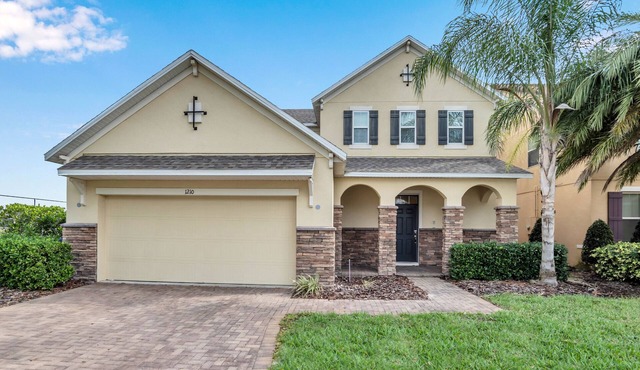 Luxury 6 bedroom 5 bathroom with Spa and Games Room Brand New Modern Furnishings