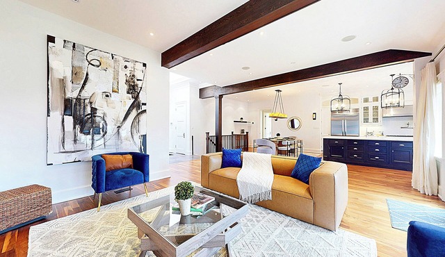 Luxury 6 Bedroom Bungalow with Game Room [Located near Keele & Lawrence]