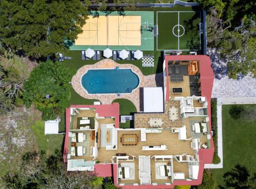 Luxury 6 Bedroom Home Private Pool, Gym, Sauna, Pickleball Court