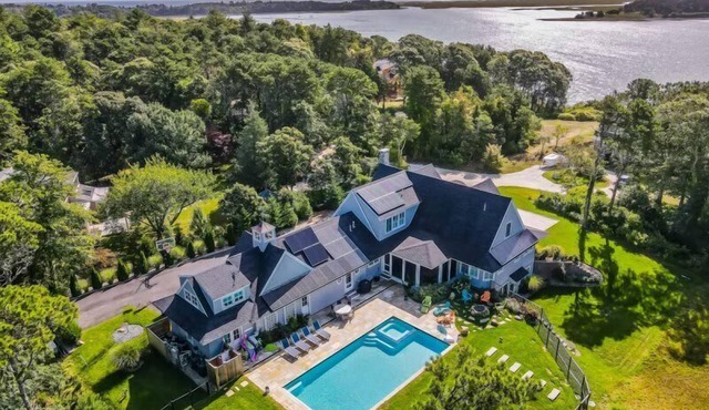Luxury 6 Bedroom Home